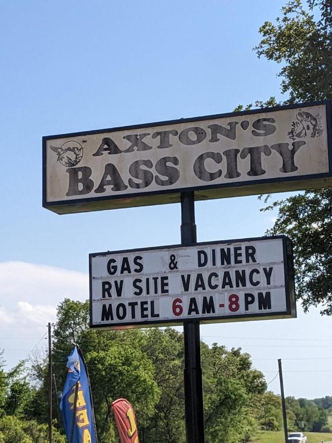 Axtons Bass City Lake Front Resort Emory Exteriör bild